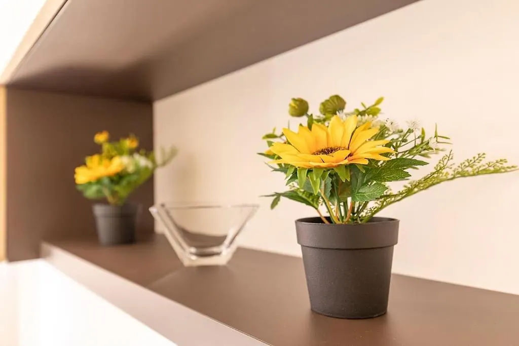 Residenza Sirtori Free Parking Apartment Verona Italy