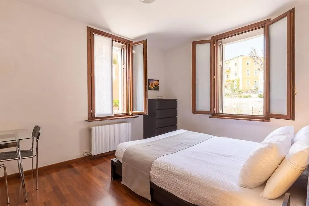 Residenza Sirtori Free Parking Apartment Verona